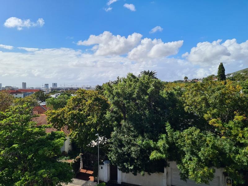 2 Bedroom Property for Sale in Oranjezicht Western Cape
